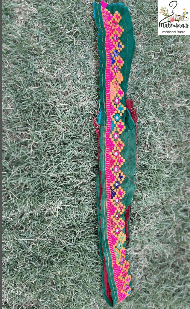 Embroidered waist belt