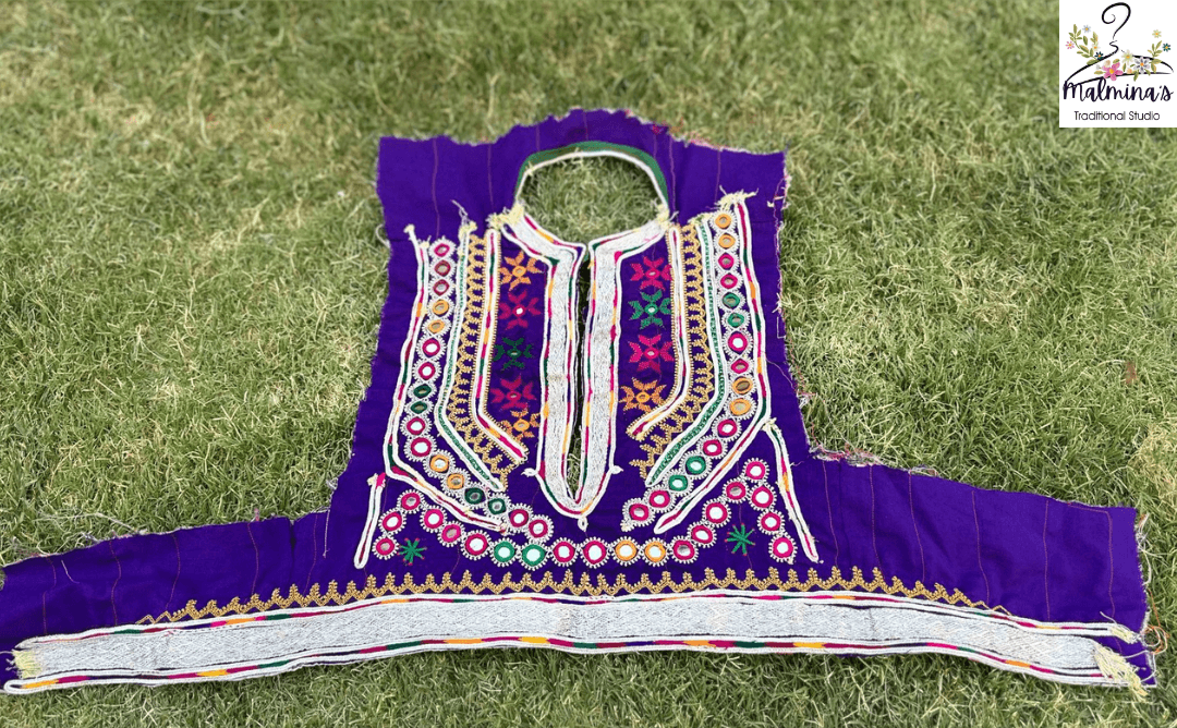 Hand Embroidered Neck piece with Waist belt